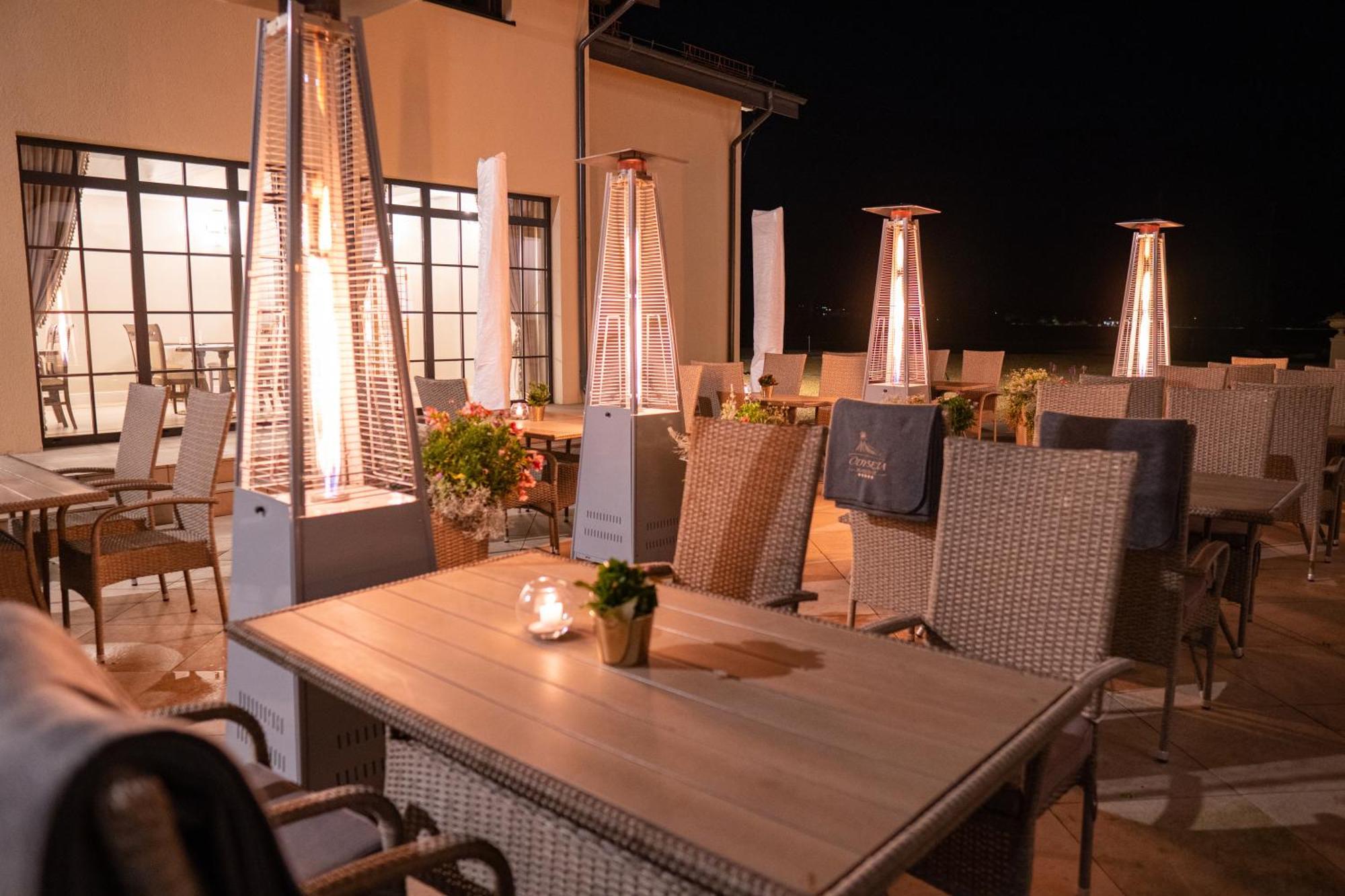 Boutique Odyseja & Spa Ciechocinek Exteriör bild Gas patio heater