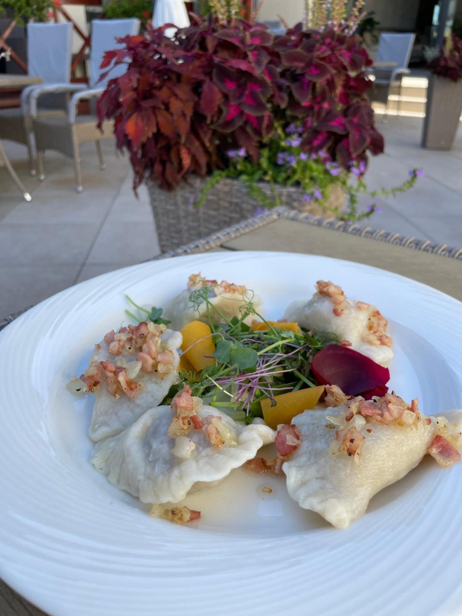 Boutique Odyseja & Spa Ciechocinek Exteriör bild A plate of pierogi
